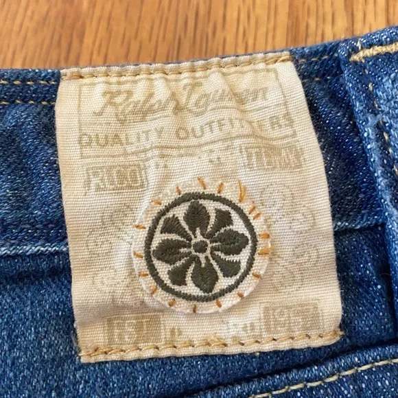 Ralph Lauren Cotton Denim Shorts with Floral Embroidery - Picture 9 of 10